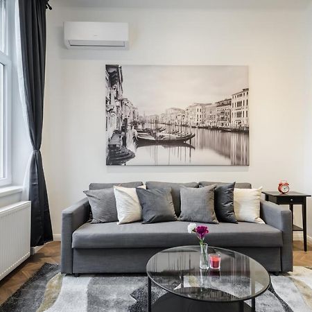 Bpr Sirius Suite With A/C Budapeşte Dış mekan fotoğraf